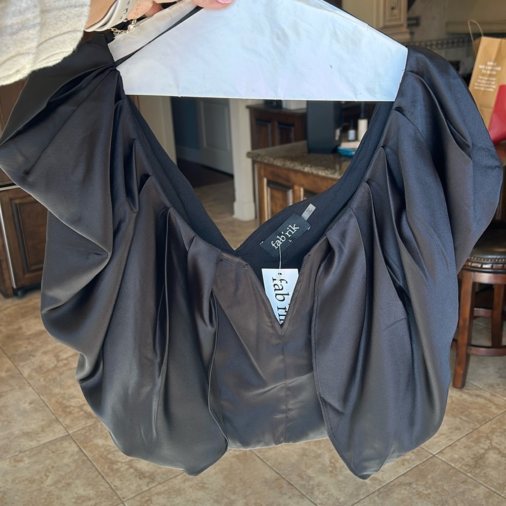 Fab’rik aimee deep v neck crop top